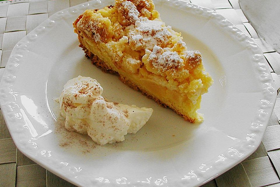 Apfel-Streuselkuchen mit Pudding