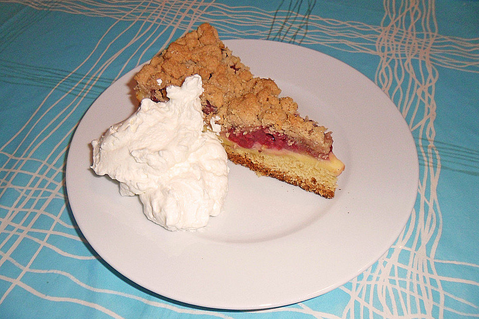 Apfel-Streuselkuchen mit Pudding