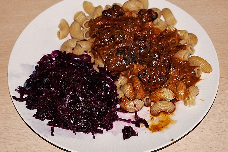 Delikates Wildgulasch mit Spätzle