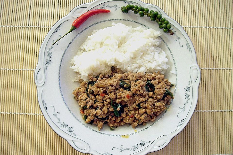 Schweinehackfleisch mit grünem Pfeffer - Mou Phad Kaphrao Prik Thai Sod