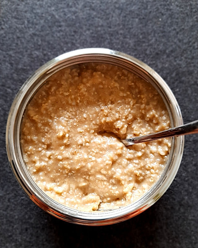 Wärmendes Bratapfel-Porridge