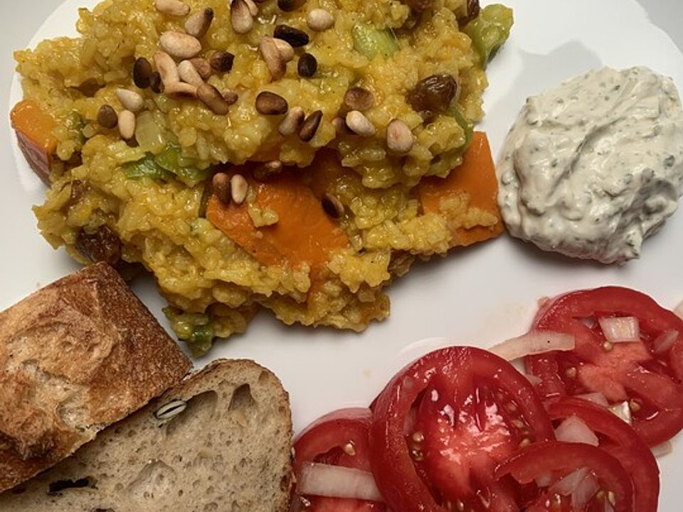 Veganer Kürbis-Reistopf mit Kräuterdip von steffivvv| Chefkoch