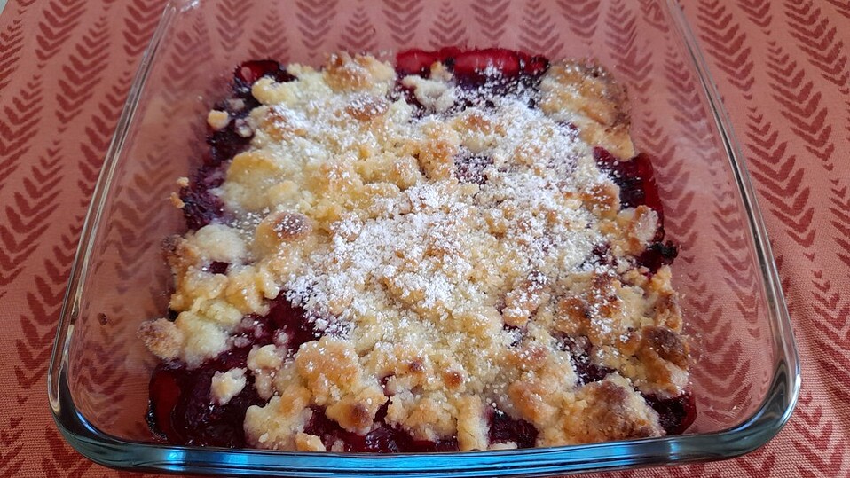 Knusper-Crumble mit Brombeeren von Nudili Knusper-Crumble mit Brombeeren von Nudili