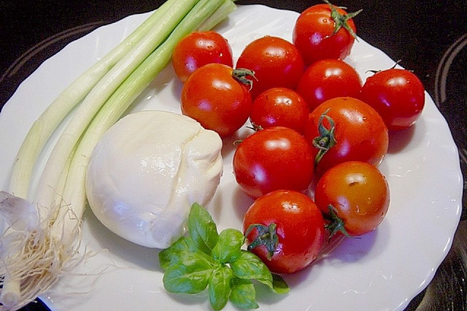 Mozzarella - Kirschtomaten - Salat