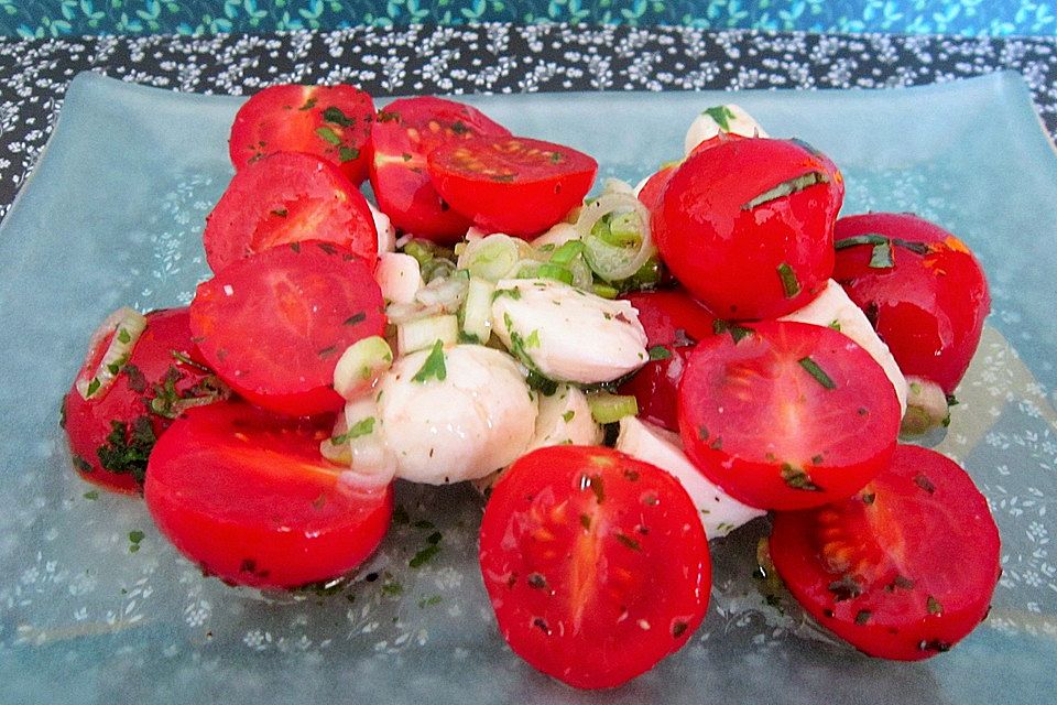 Mozzarella - Kirschtomaten - Salat