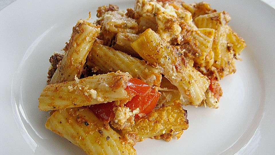 Auflauf mit Oliven, Tomaten, Pesto und Feta-Käse von jonielady