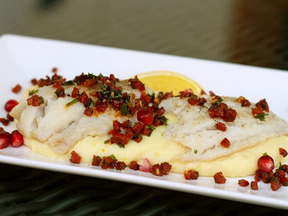 Seelachsfilet auf Mascarpone-Kartoffelpüree mit Chorizo-Gremolata von ...
