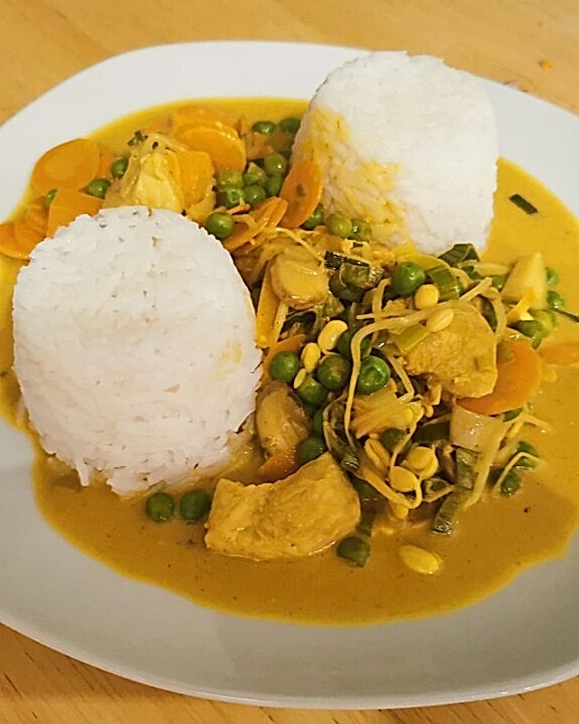 Asiatisches Curry-Allerlei mit Reis