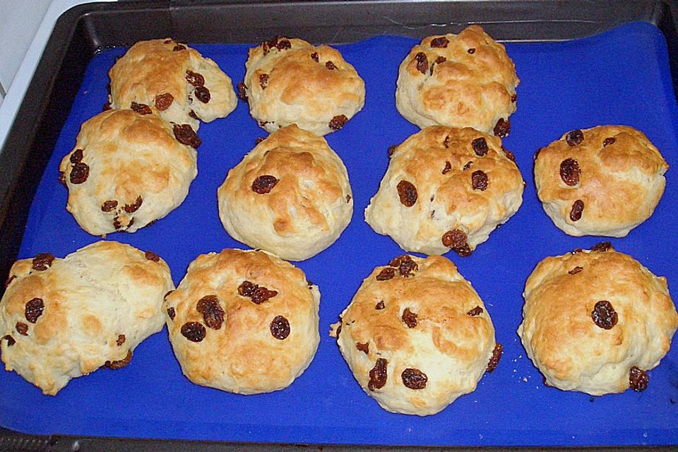 Quarkbrötchen mit und ohne Rosinen