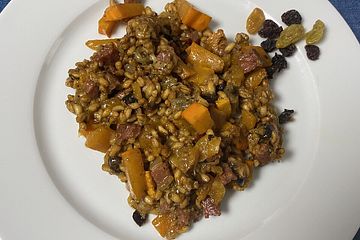 Römisches Getreide-Risotto "Valbelluna" mit Kürbis, Salami und Trockenfrüchten