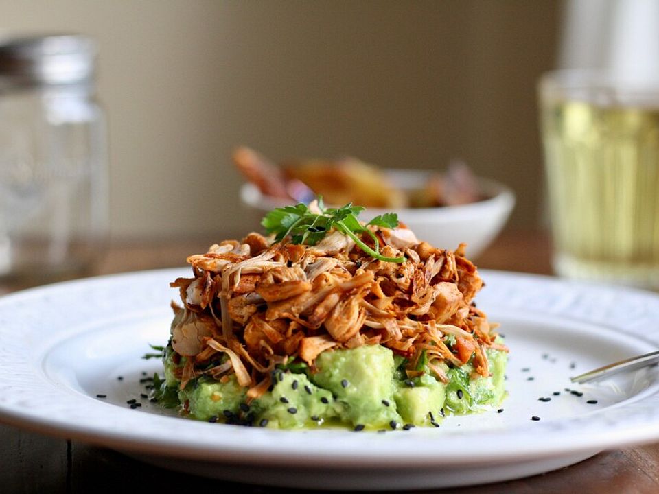 Jackfruit-Tatar mit Avocado