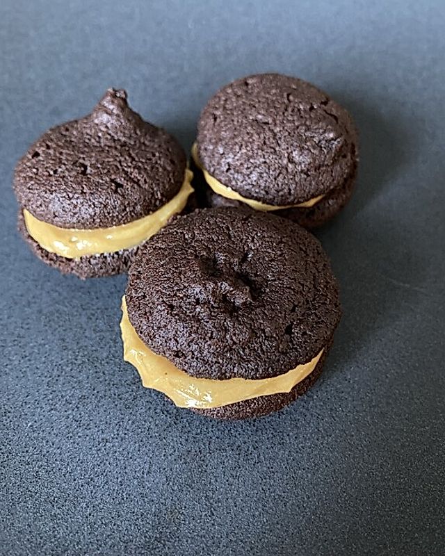 Chocolate Cookies mit Salted Caramel Cream