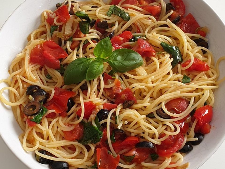 Spaghetti mit Tomaten und Oliven von annickistdiebeste| Chefkoch