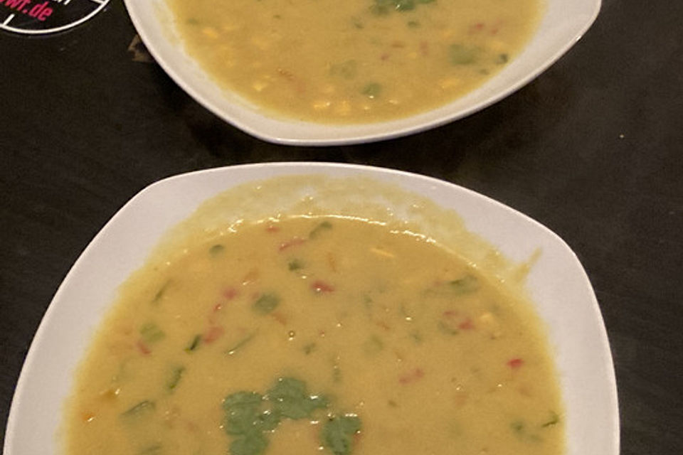 Asiatische Maiscremesuppe mit Curry & Kokosmilch