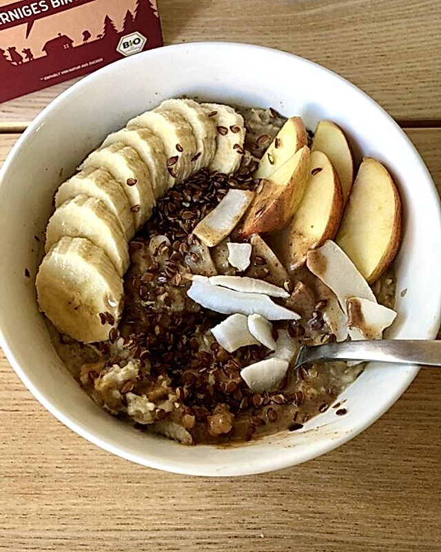 Frühstück: Bircher-Porridge-Bowl