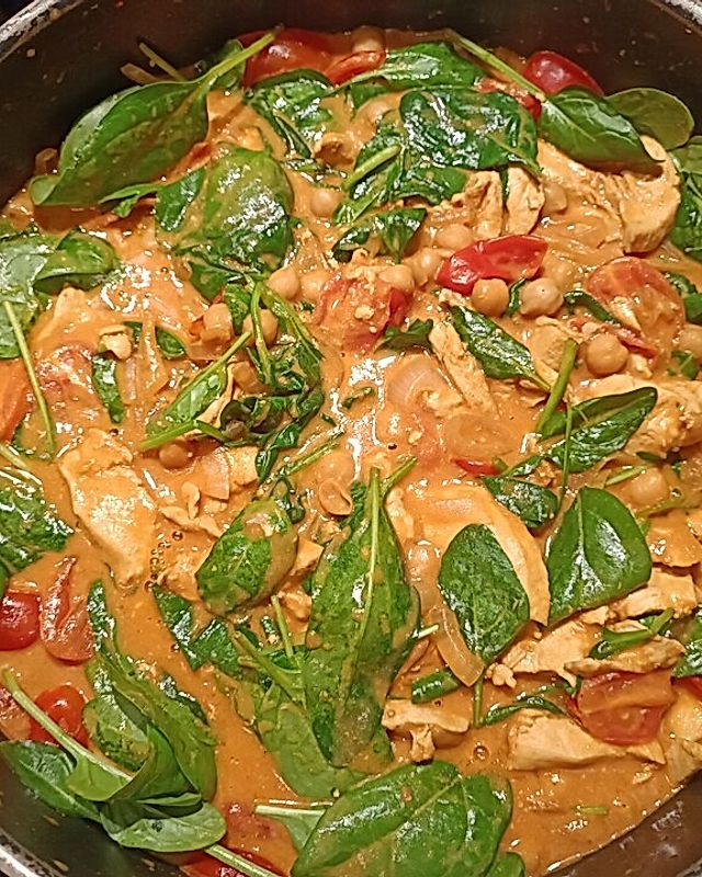 Hähnchen-Kokos-Curry mit Spinat