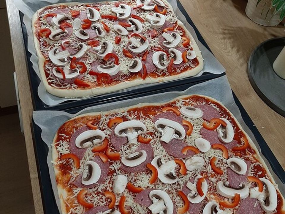 Pizza ratzfatz für 3 Bleche von schoeni169| Chefkoch
