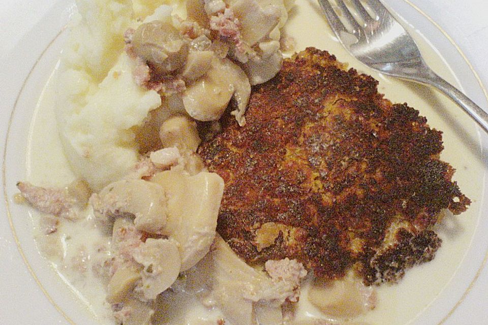 Sahnesoße mit Speck und Champignons