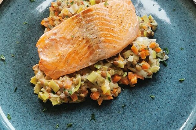 Linsengemüse mit gebratenem Lachsfilet von jufranke33a| Chefkoch Linsengemüse mit gebratenem Lachsfilet von jufranke33a| Chefkoch