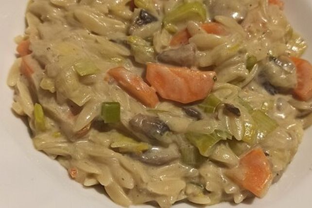Reis mit Porree-Pilz-Rahmsauce von bruzzelbiene| Chefkoch