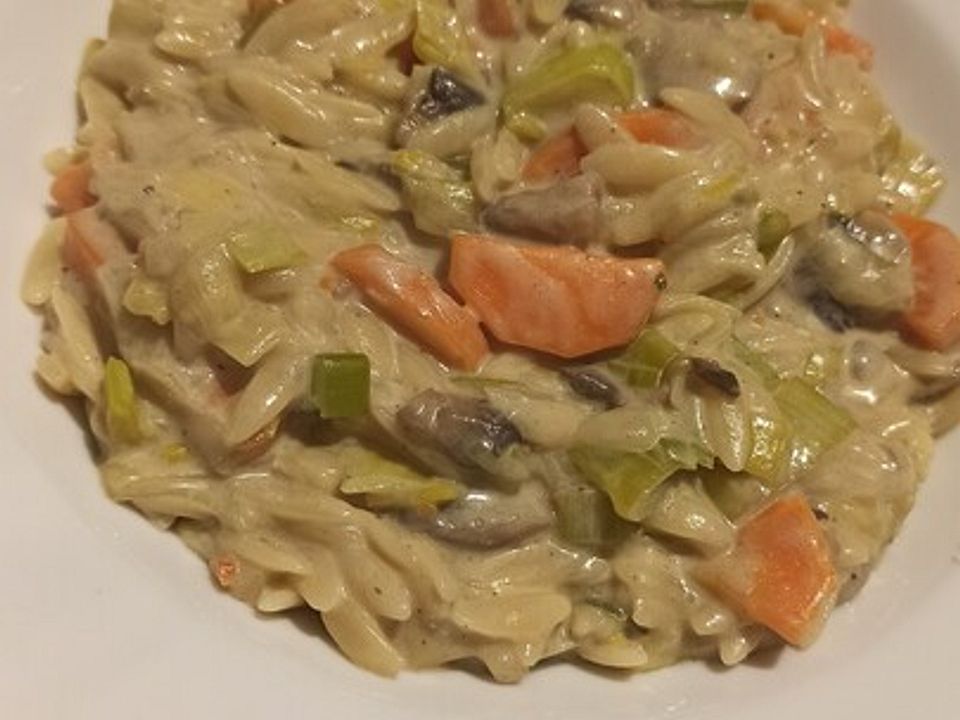 Reis mit Porree-Pilz-Rahmsauce von bruzzelbiene| Chefkoch