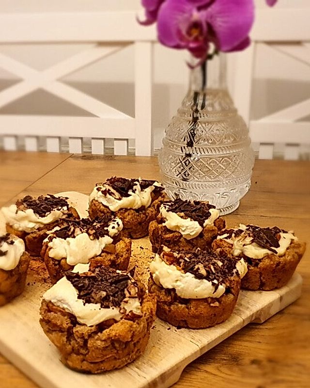Apfel-Toast-Muffins mit Double-Choc-Frosting