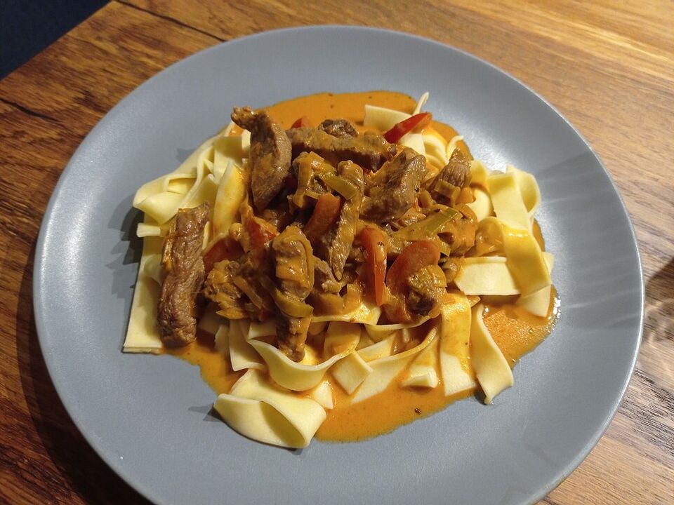 Kalbsgeschnetzeltes mit Paprika von Pianolagirl| Chefkoch