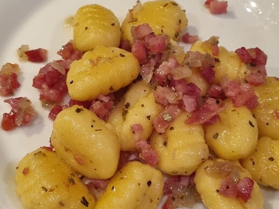 Gnocchi mit Speck, Salbei und Knoblauch von GdF | Chefkoch