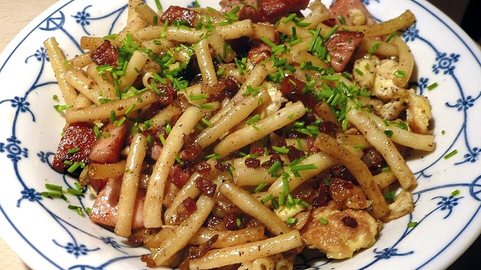 Makkaronipfanne mit Fleischwurst und Speck von Ohnetütchen| Chefkoch Makkaronipfanne mit Fleischwurst und Speck von Ohnetütchen| Chefkoch