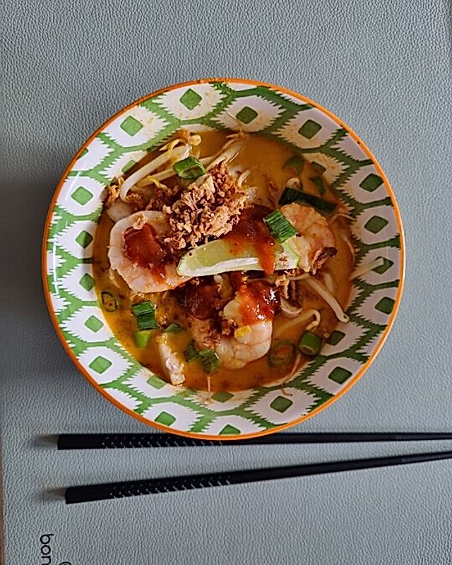 Südostasiatische Laksa Suppe