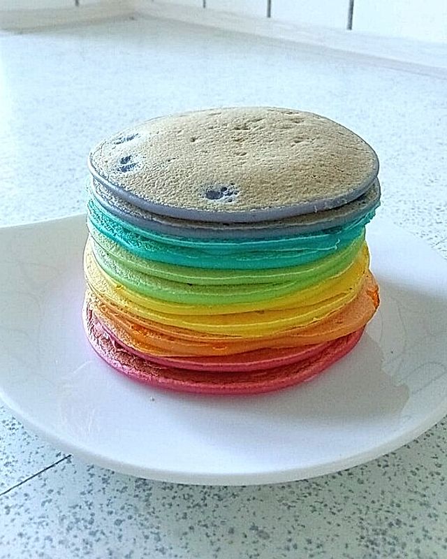 Regenbogen-Pfannkuchen