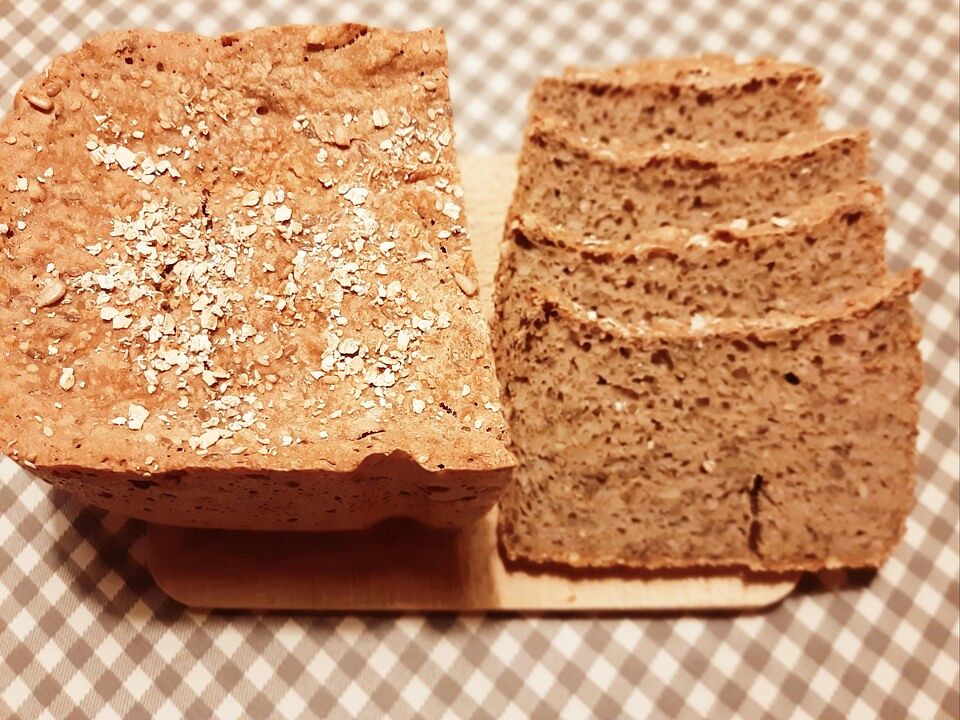 Dinkel-Vollkorn-Brot mit Buchweizen und Saaten von LissyBack| Chefkoch