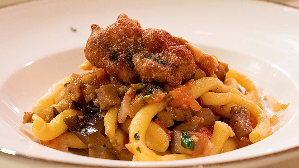 Pici mit Auberginen-Tomaten-Sauce