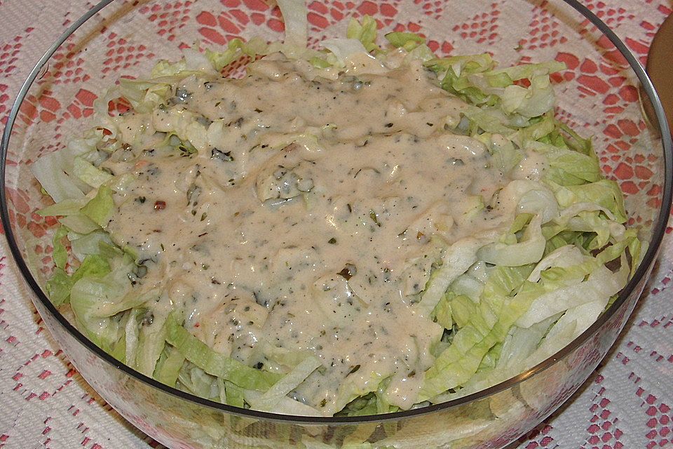 Eisbergsalat mit Kräutern der Provence