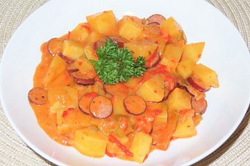 Paprika-Cabanossi-Eintopf mit Kartoffeln