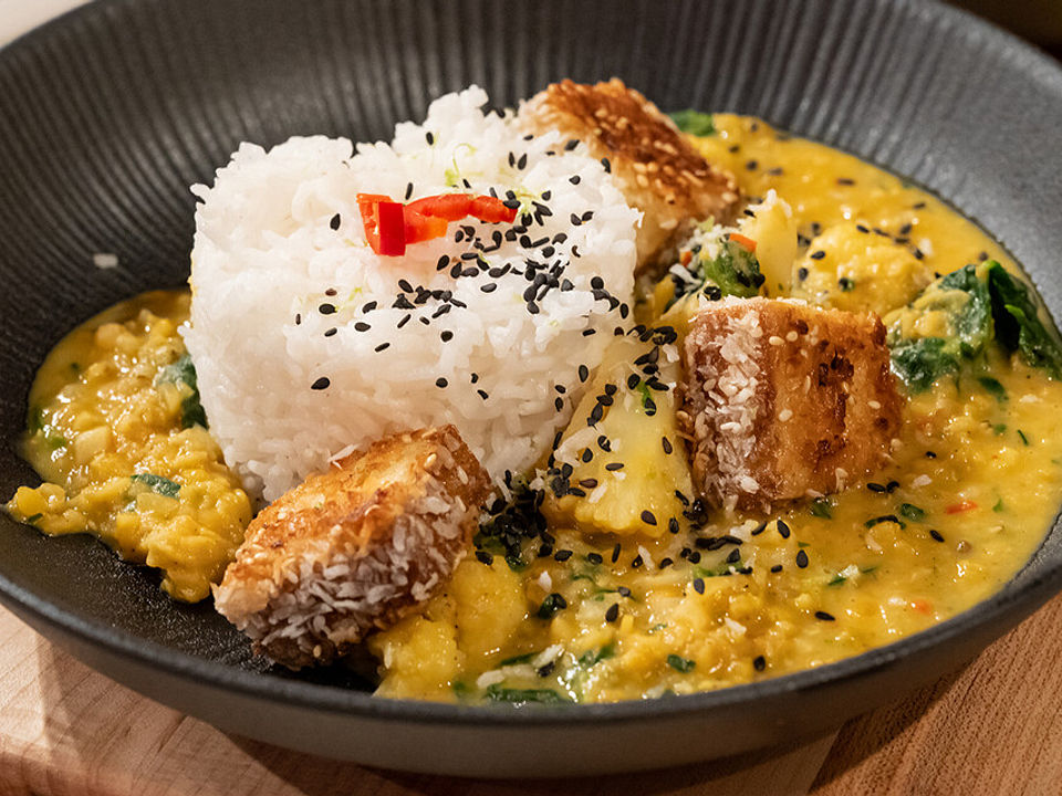 Linsen-Blumenkohl-Kokos-Curry mit Räuchertofu und Reis von ChefkochTV ...