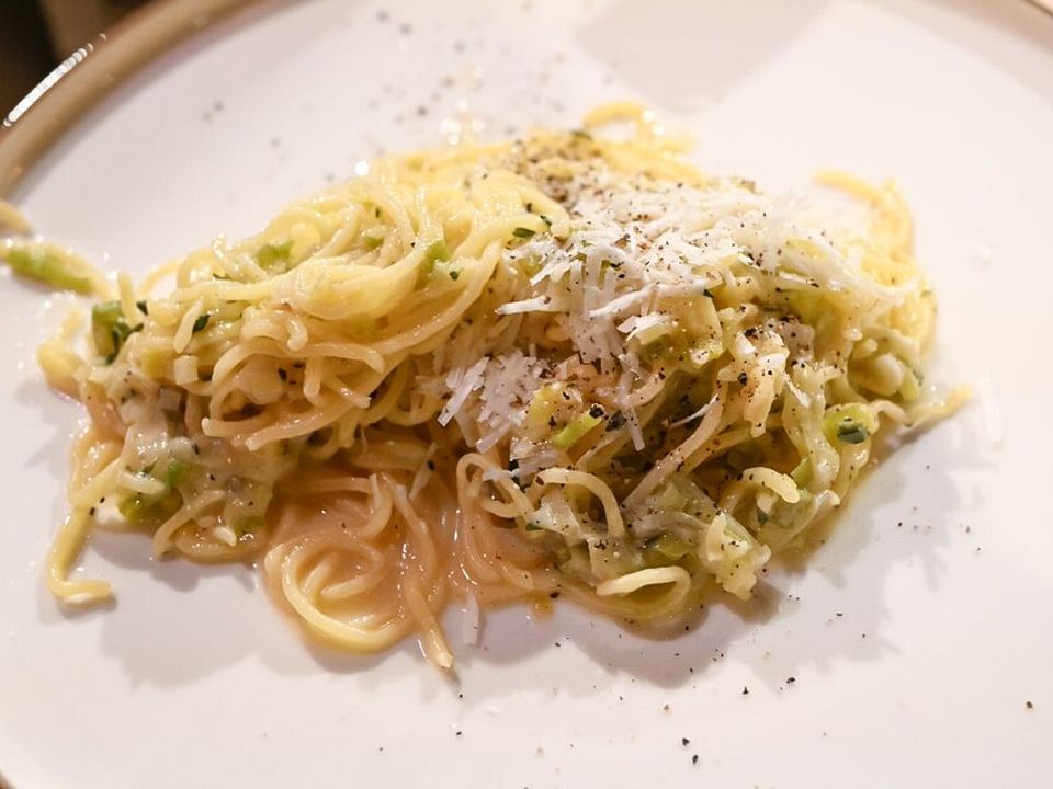 Selbstgemachte Pasta mit Lauch-Carbonara von ChefkochTV | Chefkoch
