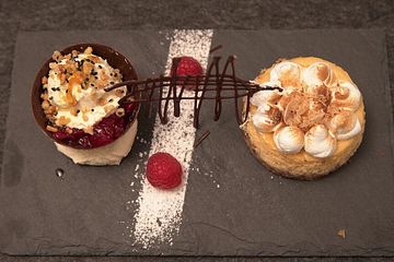 Cheesecake Challenge - Dekonstruierter Käsekuchen mit Pflaumenkompott, Limetten-Cheesecake mit Baiser