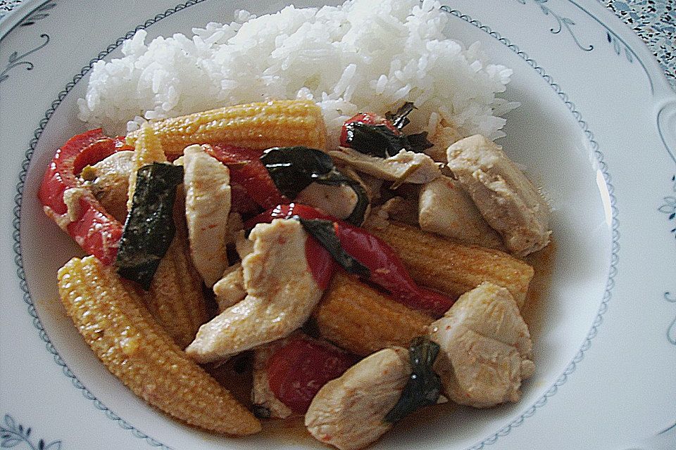 Rotes Hähnchencurry