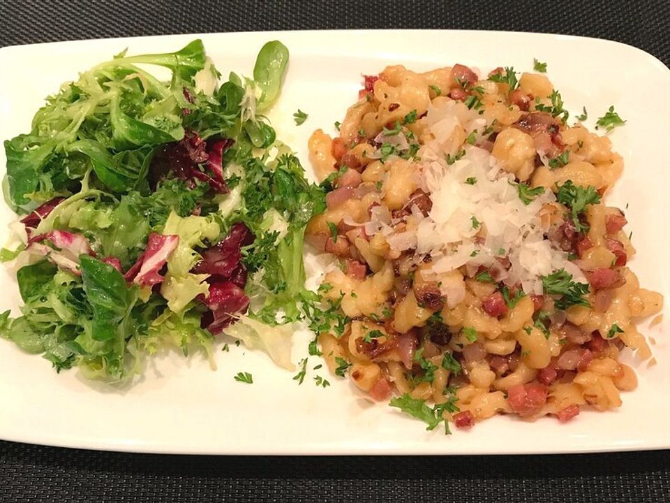 Herzhafte Spätzle mit Speck, Zwiebeln und Parmesan von Gia1961| Chefkoch