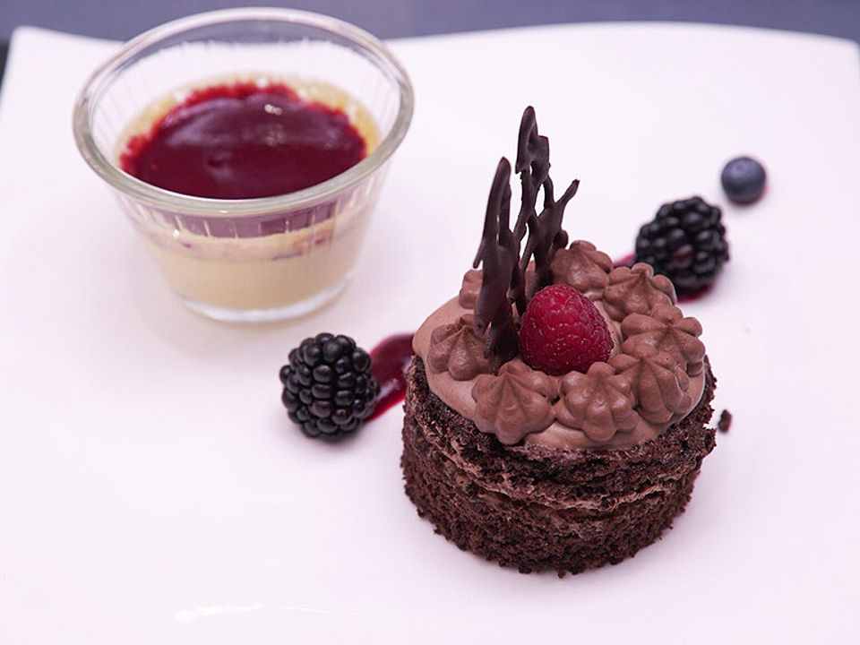Crème Brûlée, Schokotörtchen, Beeren von DasperfekteDinner | Chefkoch Crème Brûlée, Schokotörtchen, Beeren von DasperfekteDinner | Chefkoch