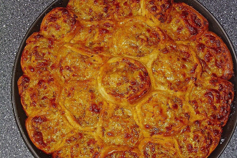 Würziger Mett - Rosetten - Kuchen