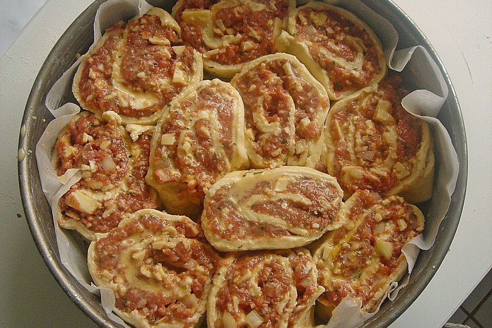 Würziger Mett - Rosetten - Kuchen