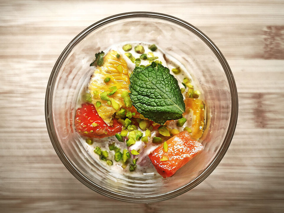 Erdbeer-Orangen-Minze-Joghurt Orient Style von frankwaechter| Chefkoch