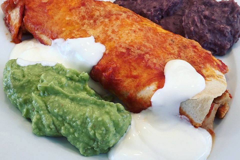 Mexikanische Puten - Enchiladas mit Guacamole und Bohnenmus