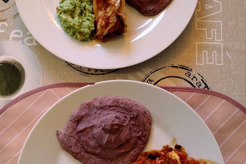 Mexikanische Puten - Enchiladas mit Guacamole und Bohnenmus