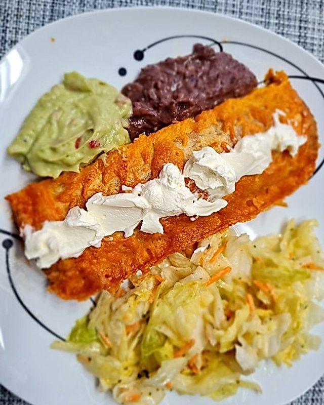 Mexikanische Puten - Enchiladas mit Guacamole und Bohnenmus