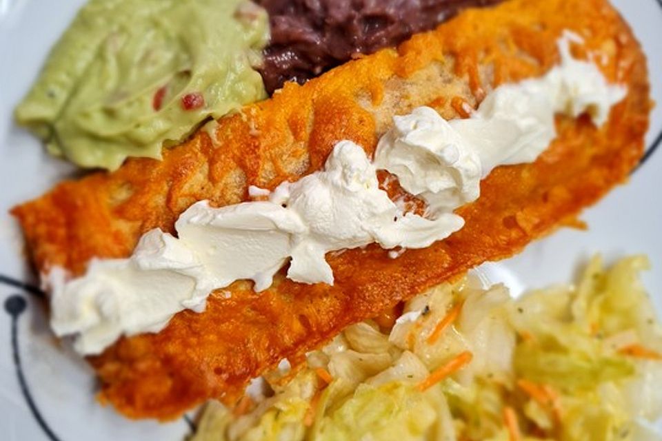 Mexikanische Puten - Enchiladas mit Guacamole und Bohnenmus