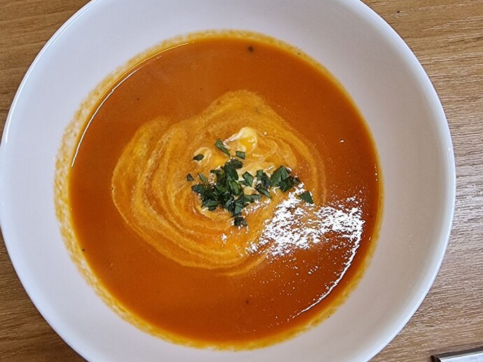 Tomaten-Paprika-Suppe mit pikanten Blätterteigschnecken von CK_Print ...