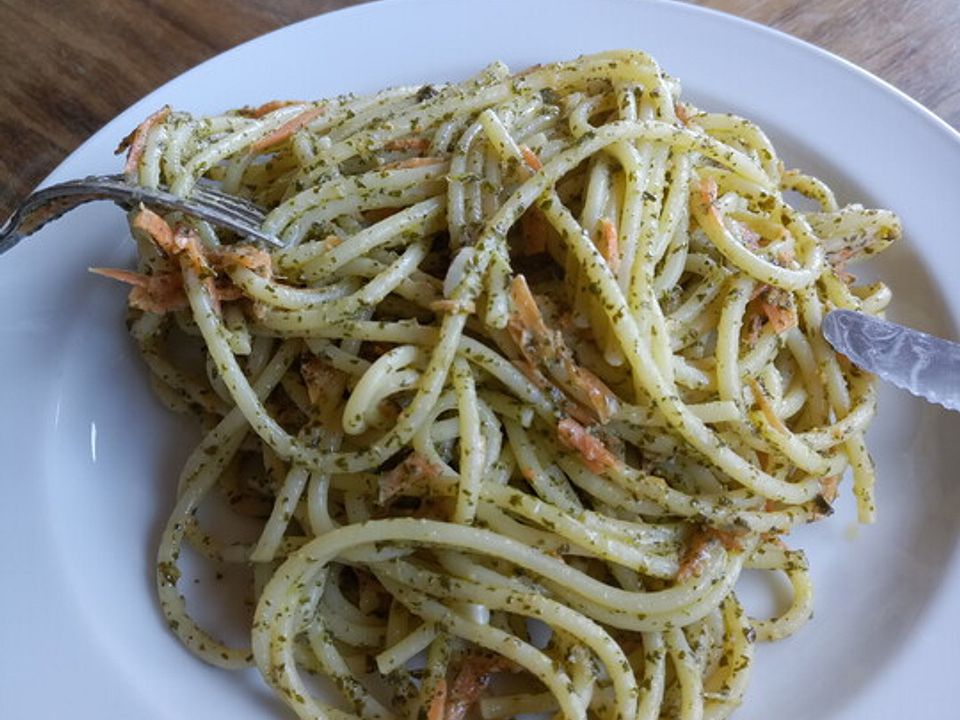 Gschmackige Sommerpasta mit heimischen Wildkräutern von maiers_david ...